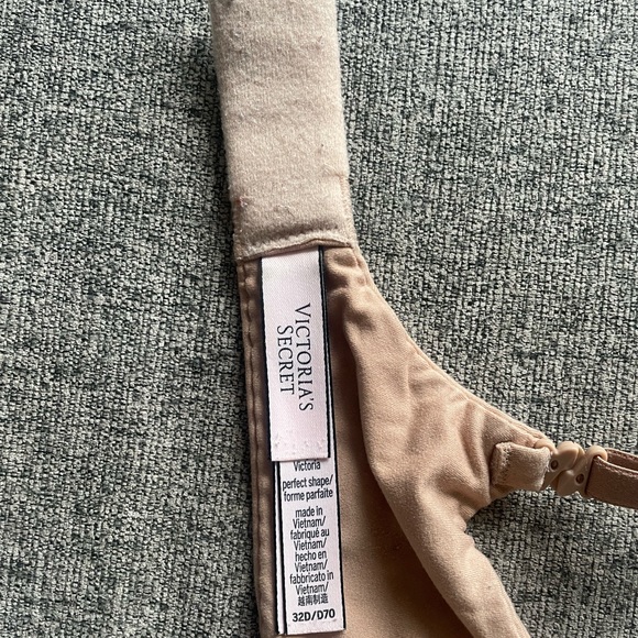 Body by Victoria Full Coverage Perfect Shape Bra - Picture 5 of 9